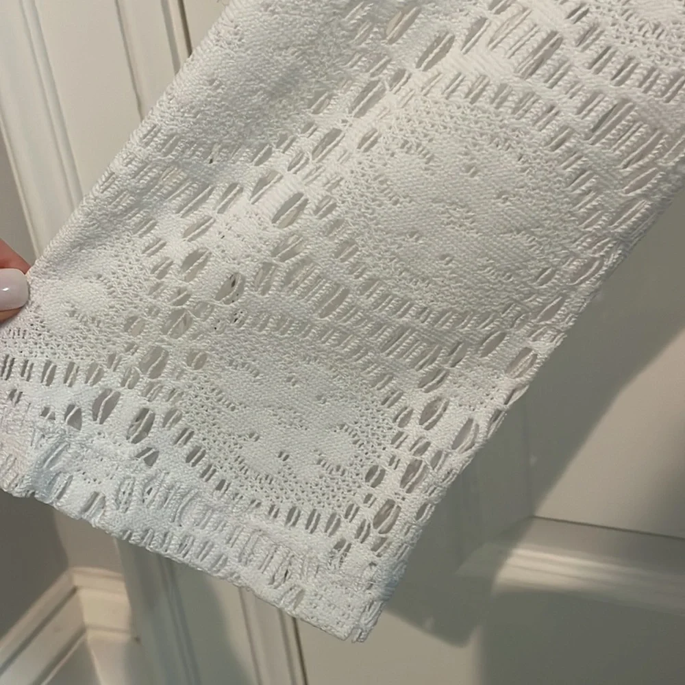 White cover up - Picture 3 of 4